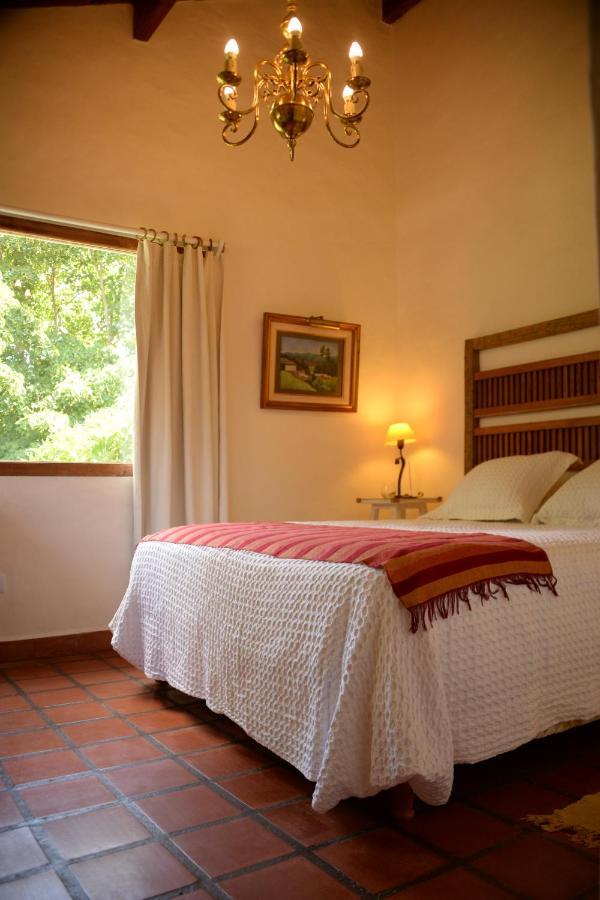 Villa Golf - Casa De Huespedes Tandil Exterior foto